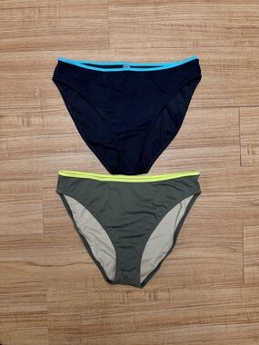 Victoria’s Secret Set of 2 Bikini Bottoms Green Black Size M